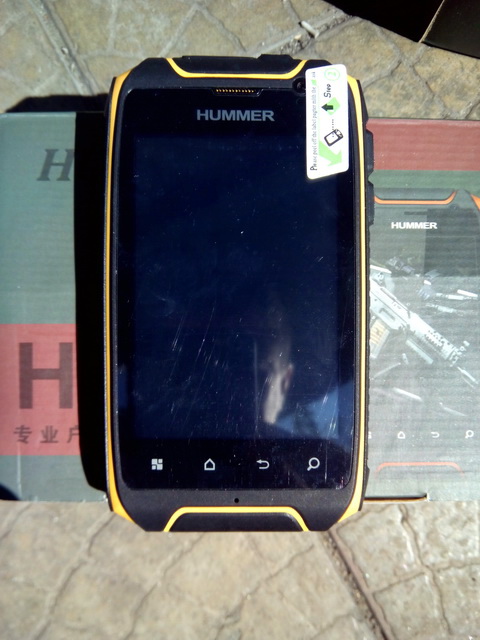 Защищенный смартфон Hummer H1